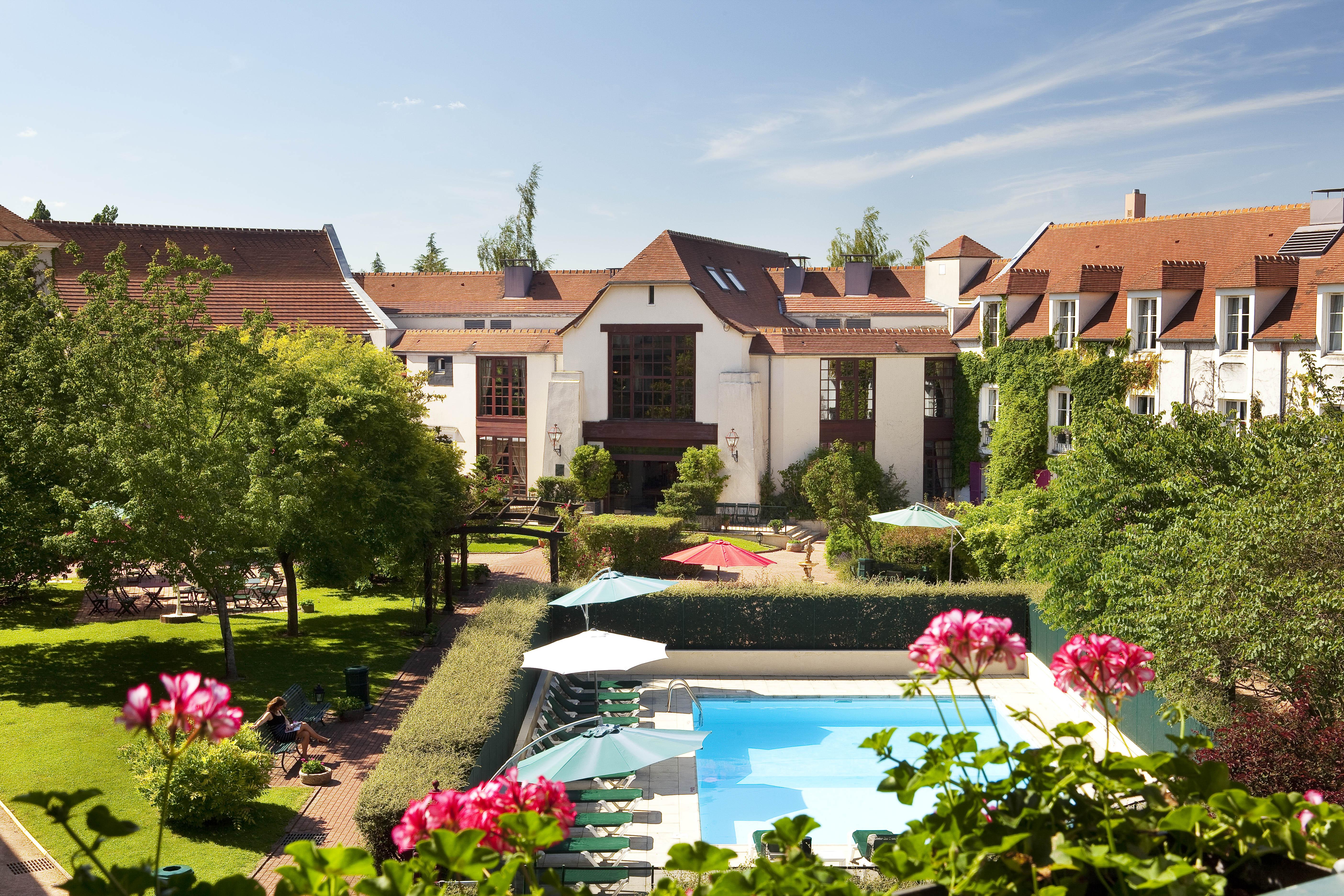 Le Manoir De Gressy Hotel Exterior photo