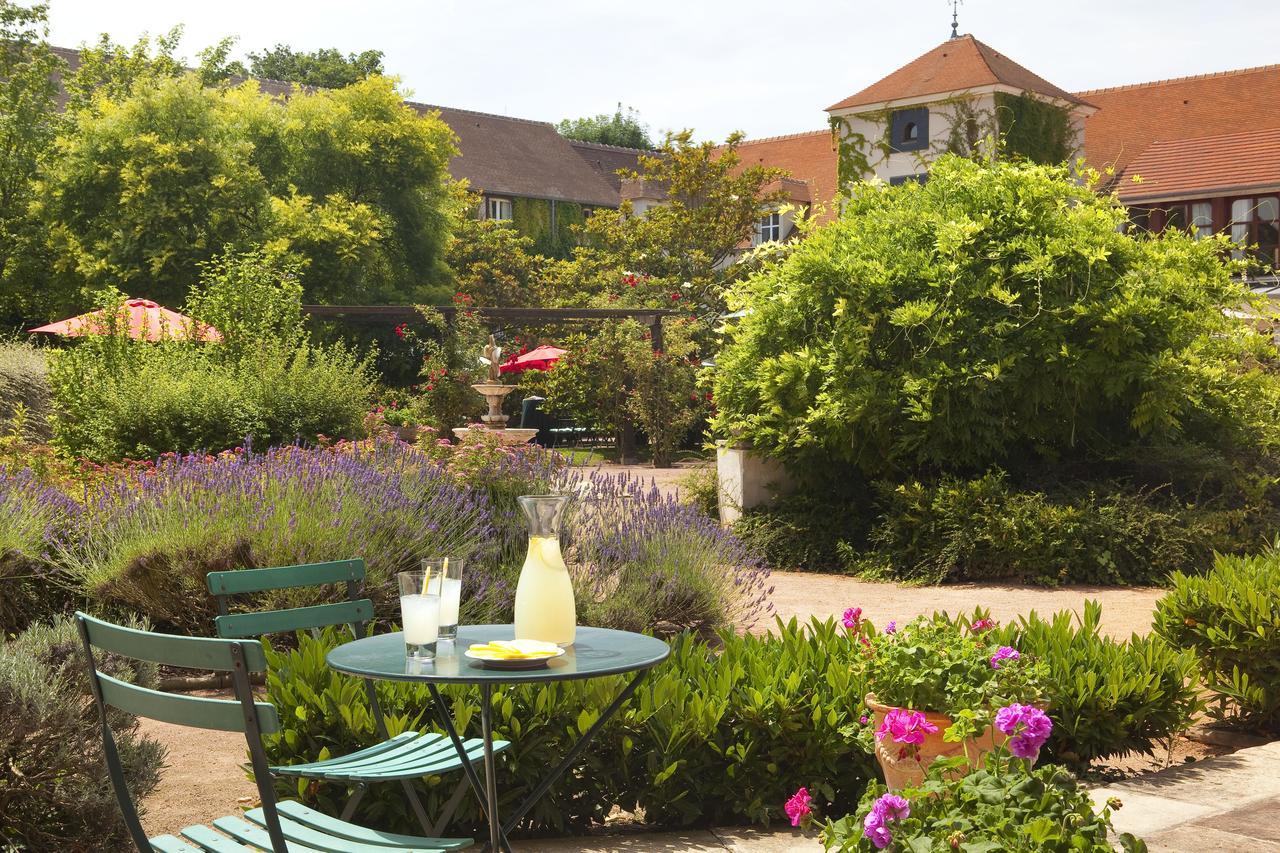 Le Manoir De Gressy Hotel Exterior photo